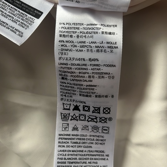 Levi’s wool coat
Excellent used condition - Picture 6 of 7